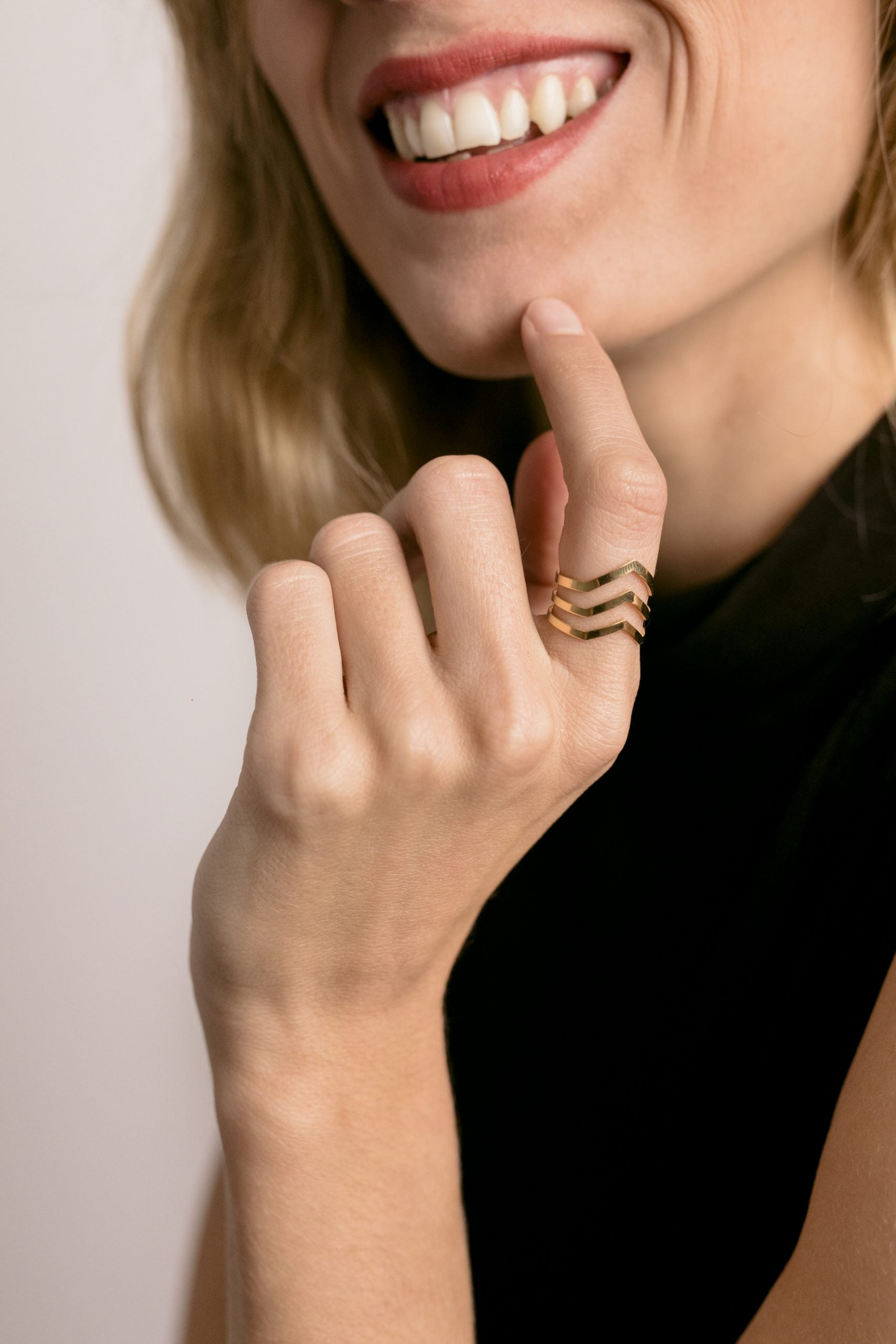 Anillo Tres flechas EPD chapado oro 24k