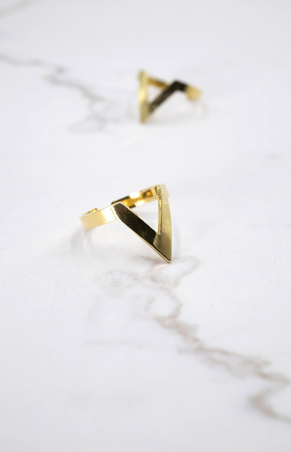 Anillo Flecha EPD chapado oro 24k