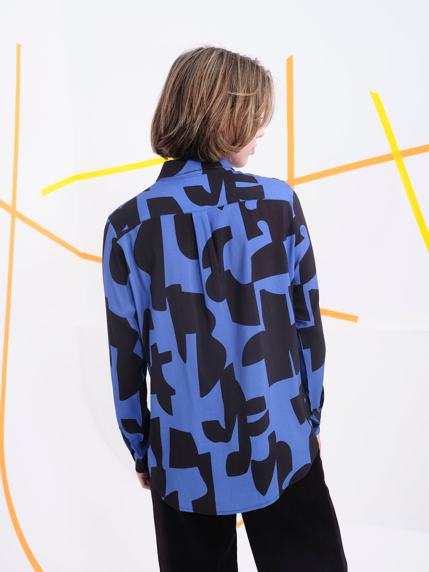 Camisa Ford azul abstracto