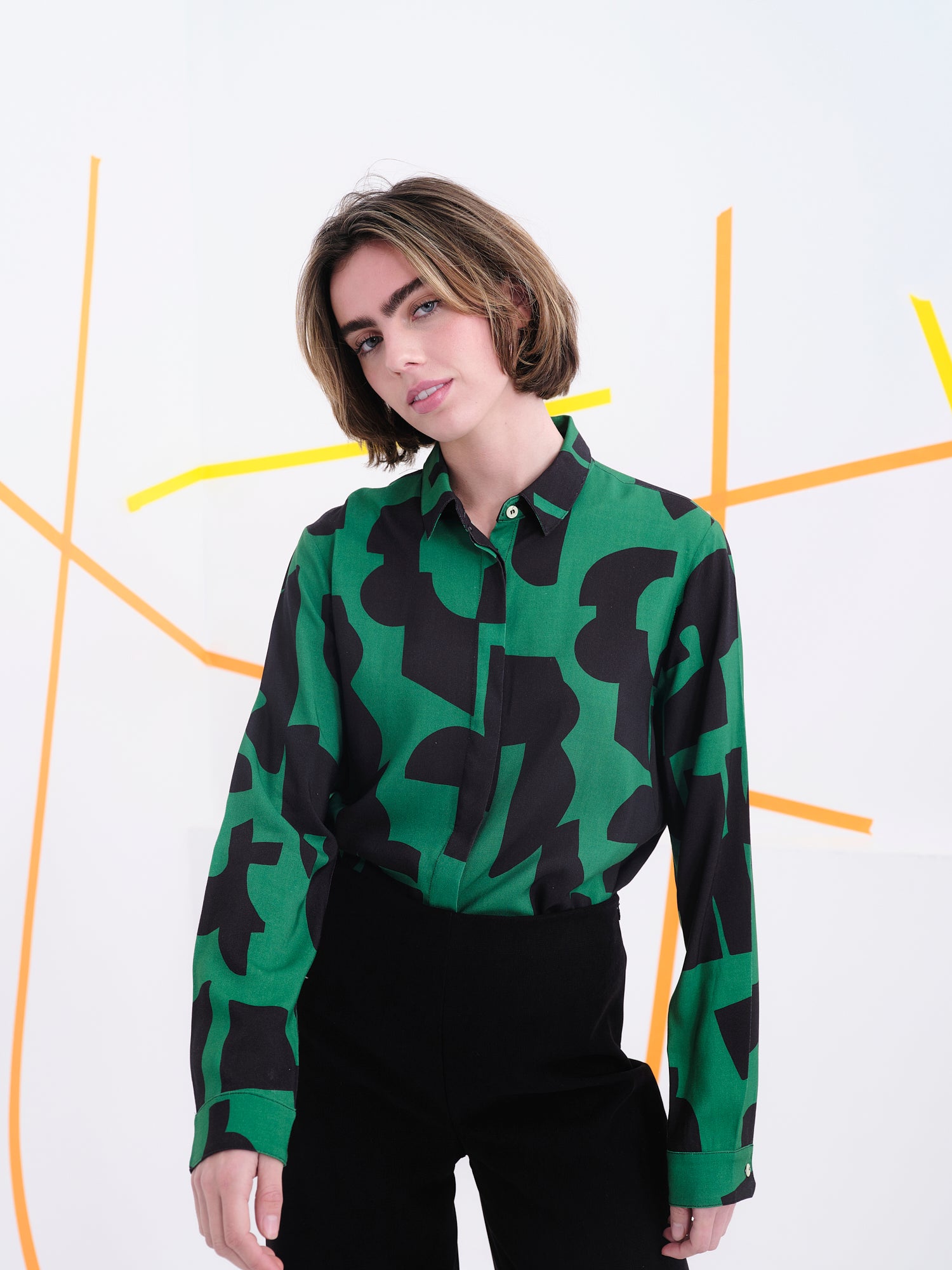 Camisa Ford verde abstracto