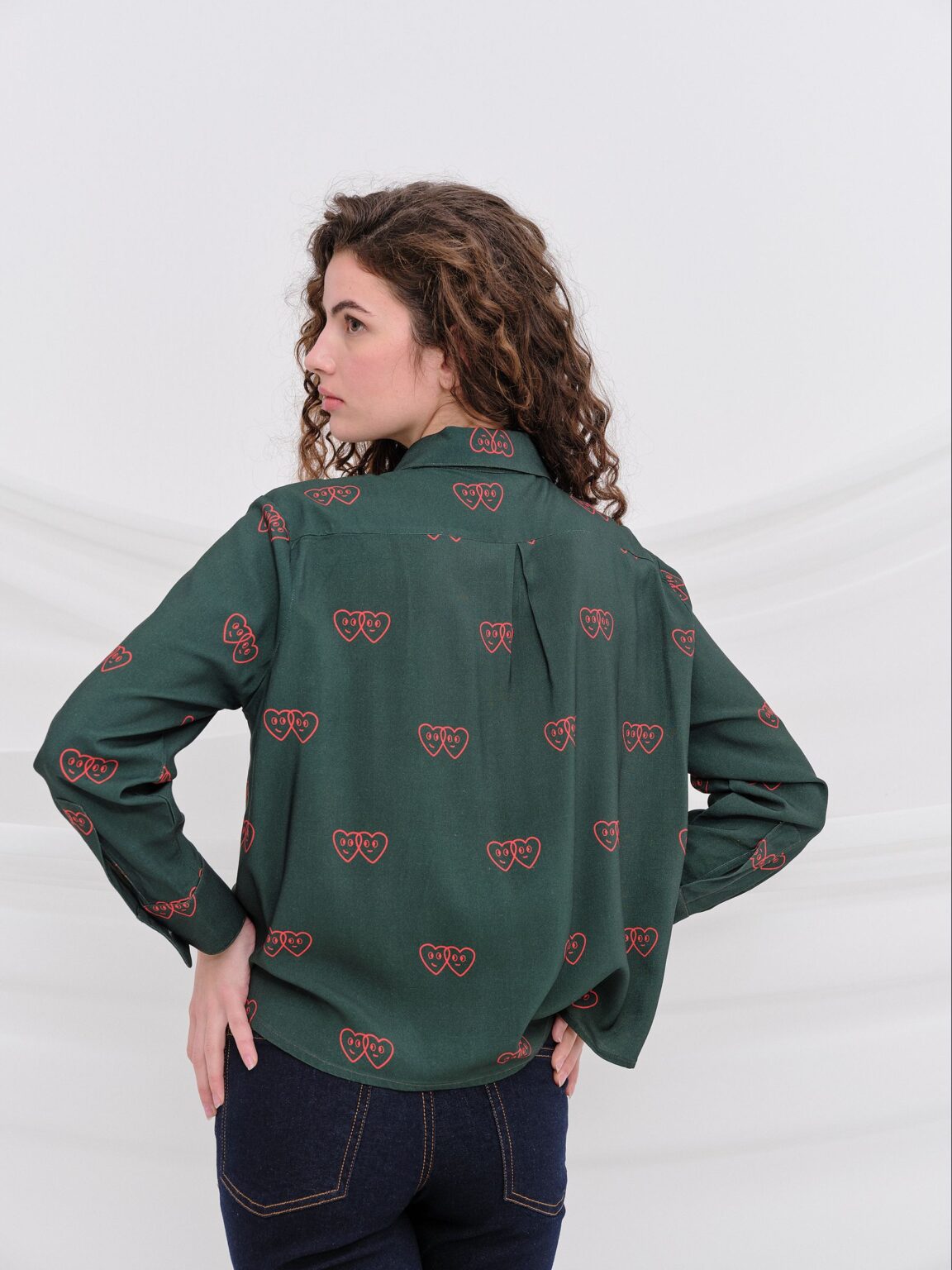 Camisa KUBRICK Verde con corazones