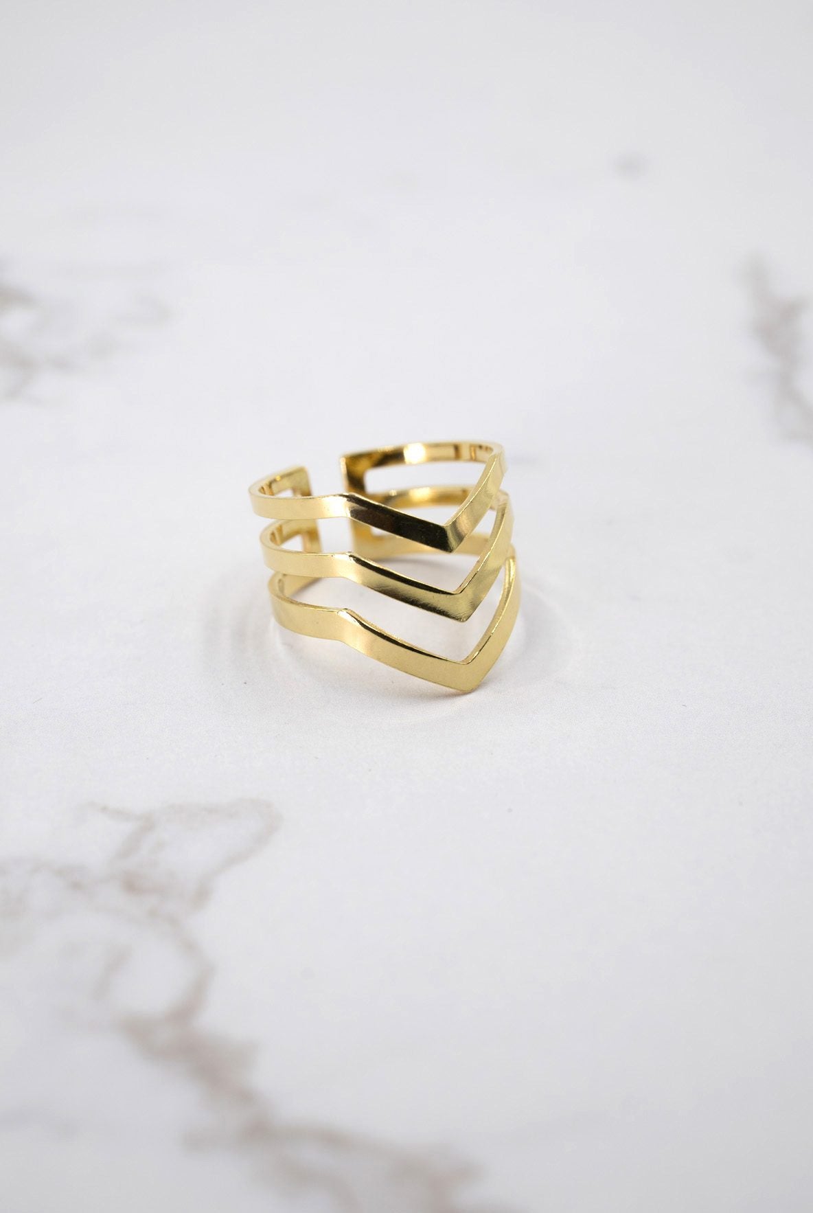 Anillo Tres flechas EPD chapado oro 24k