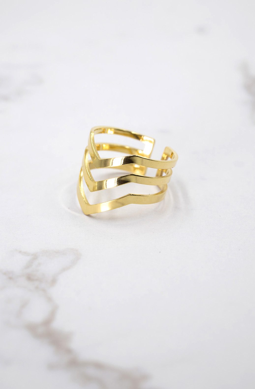 Anillo Tres flechas EPD chapado oro 24k