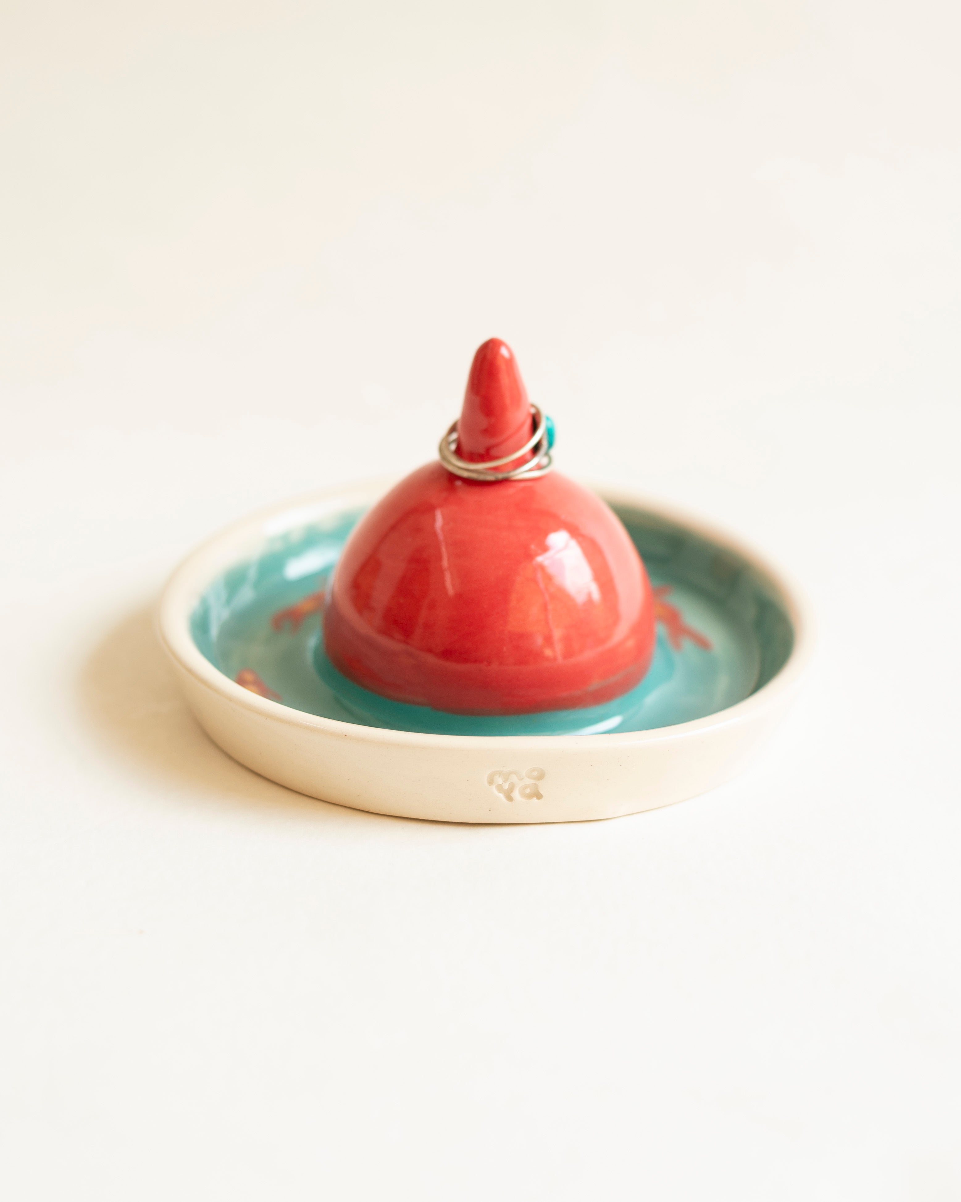 Ring holder, creature with scales