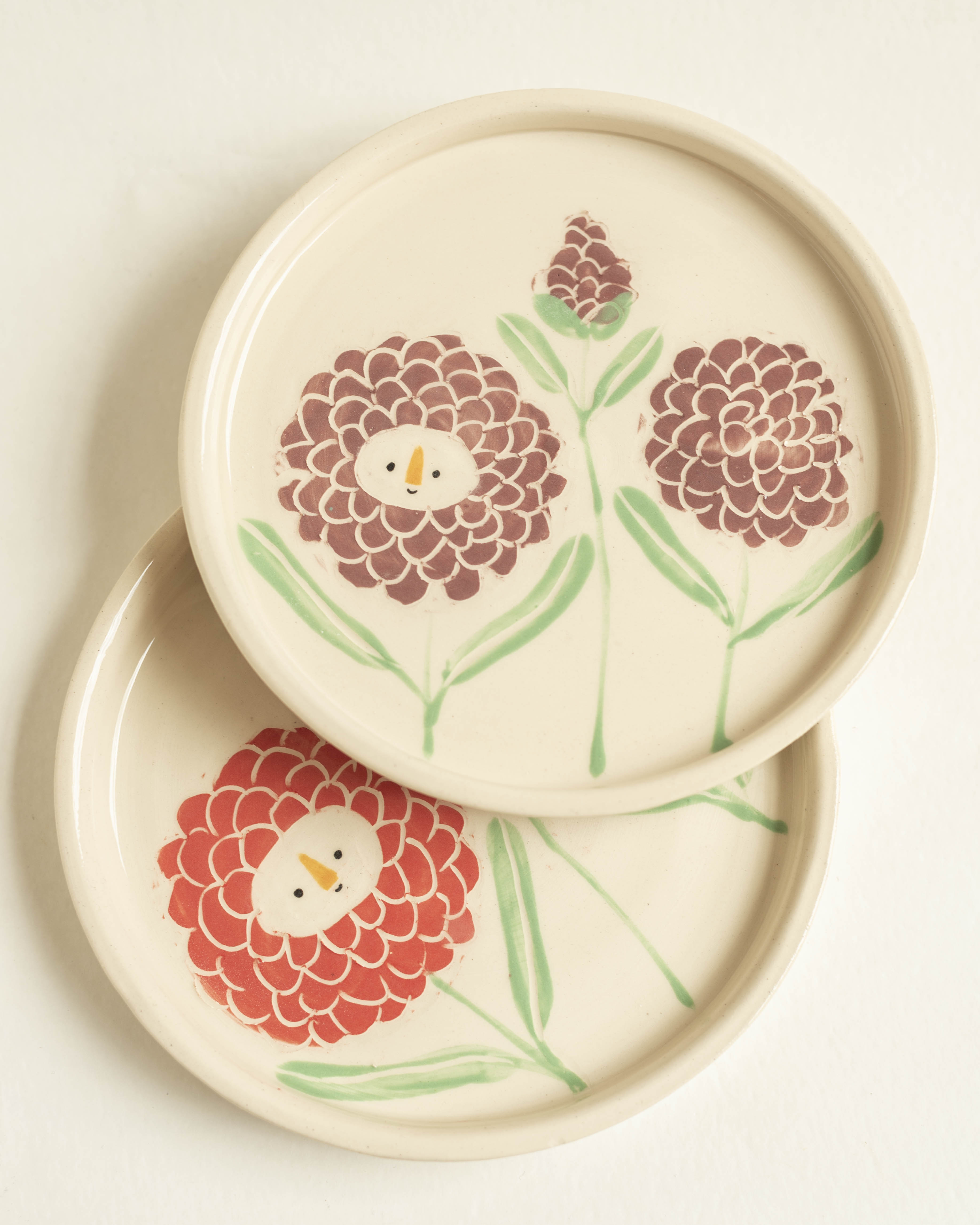 Plato Crisantemo morado