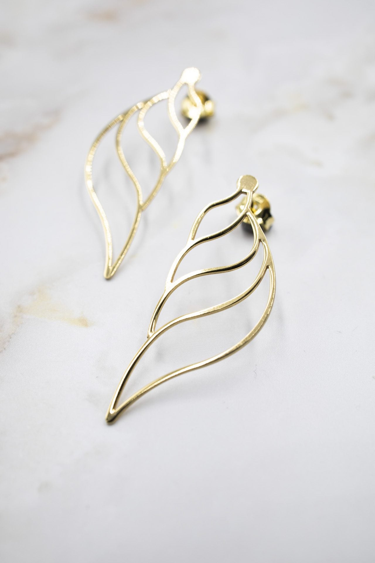 Pendientes crisálida EPD chapado oro 24k