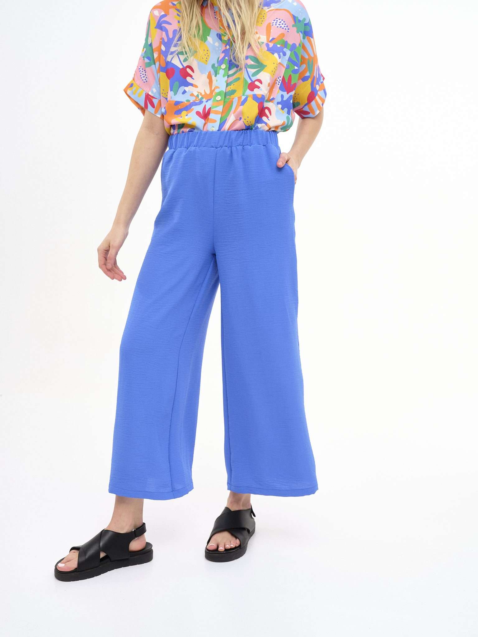 Pantalón Levisa azul electrico