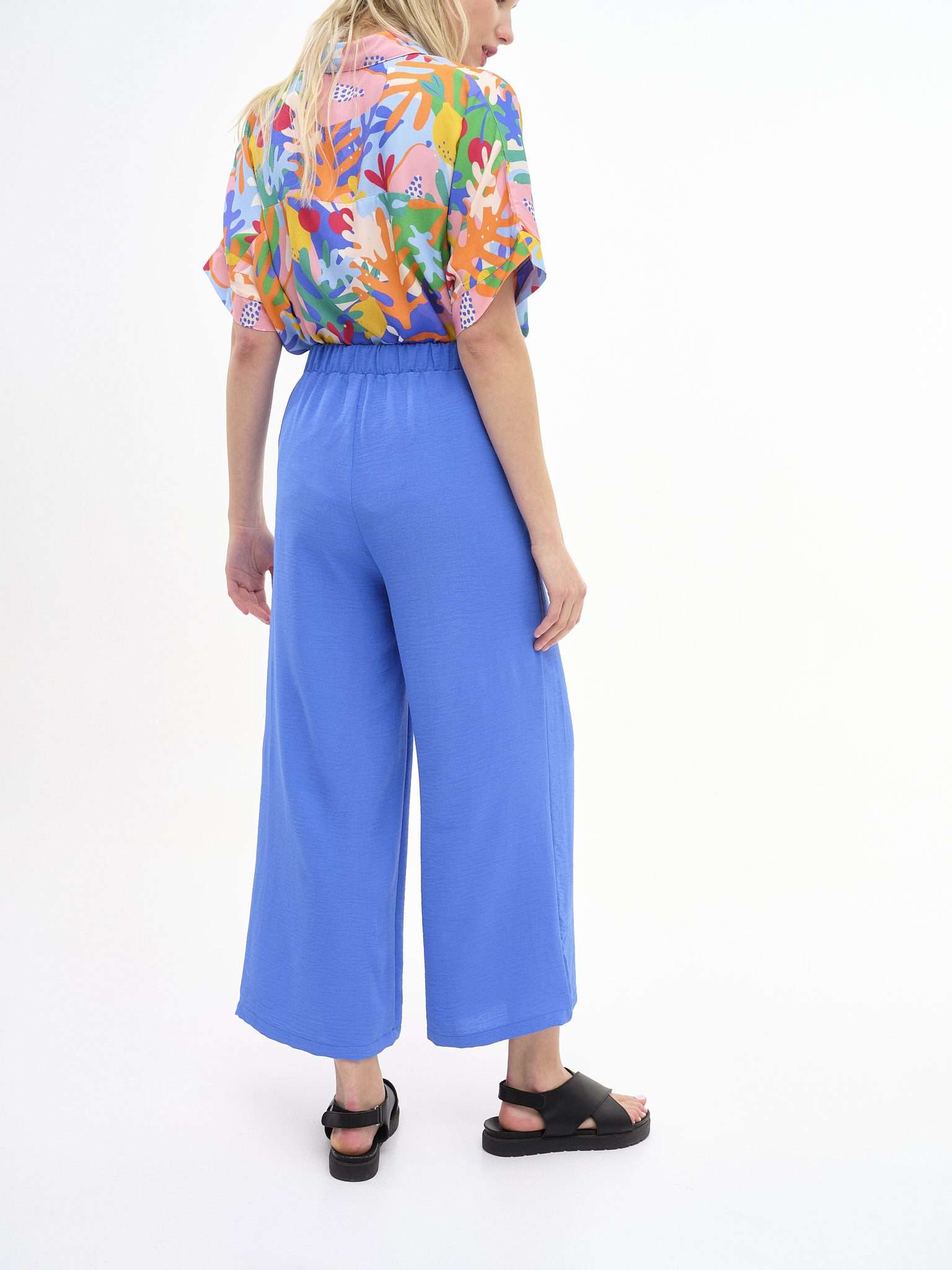 Pantalón Levisa azul electrico