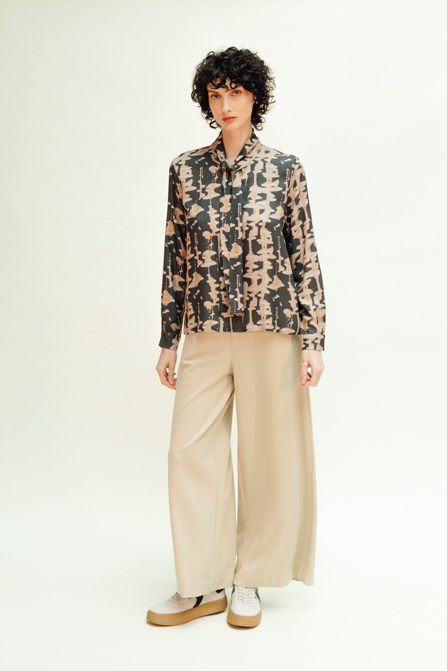 Blusa Estampada Gris/Beige