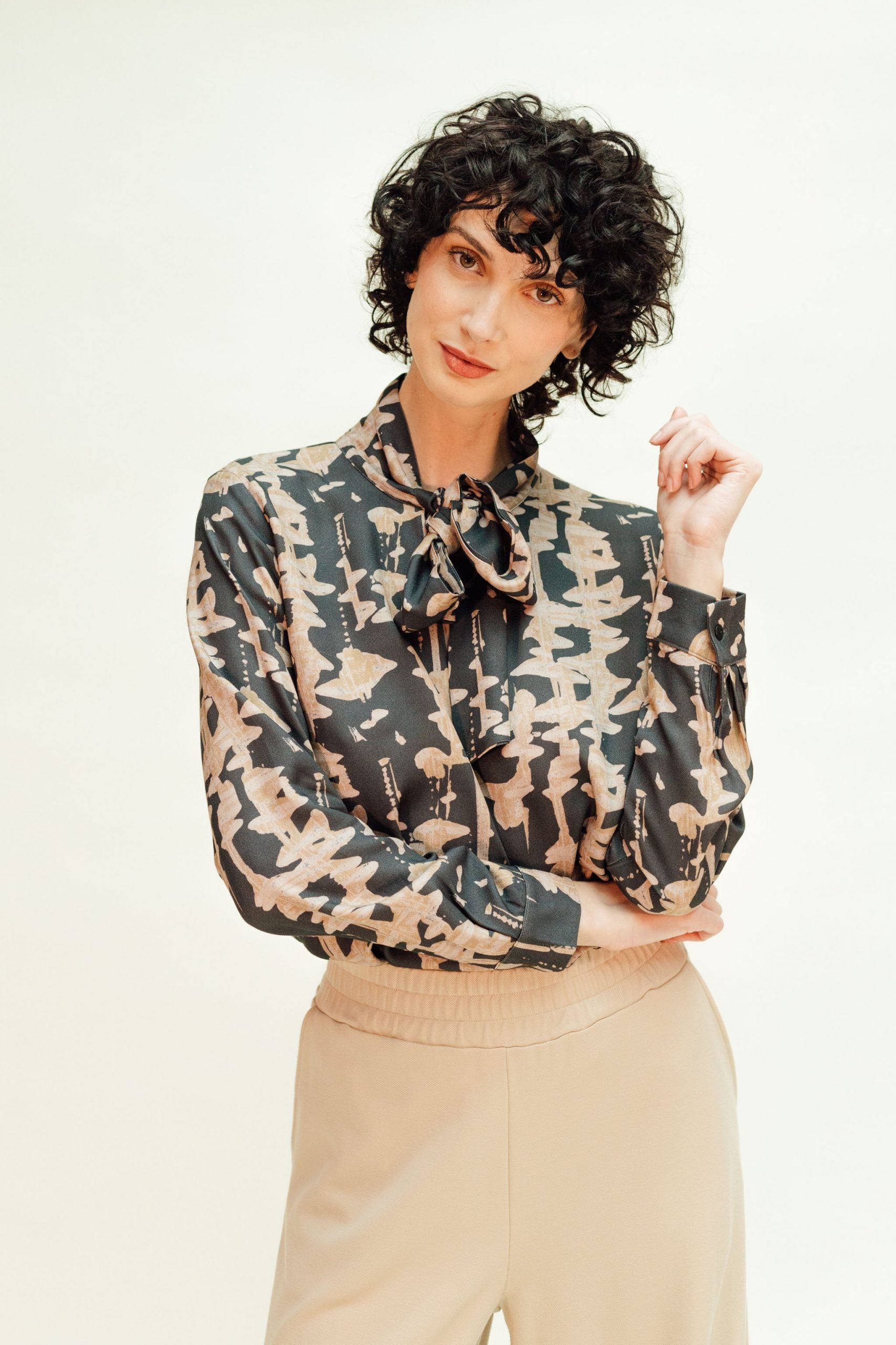 Blusa Estampada Gris/Beige