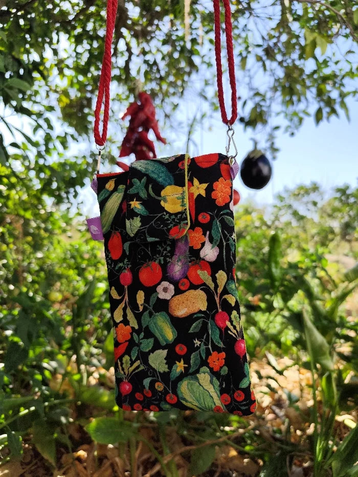 Red Zarvaje mobile phone pouch