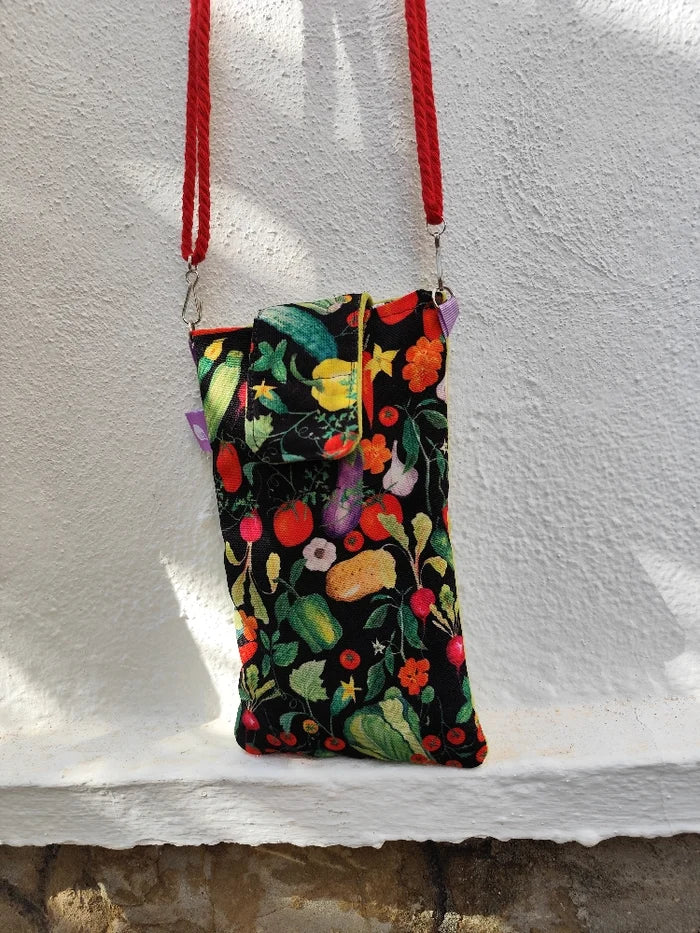 Red Zarvaje mobile phone pouch