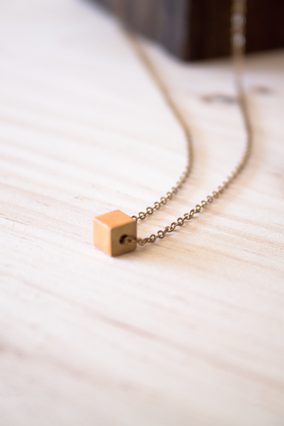 Colgante CUBITO de color