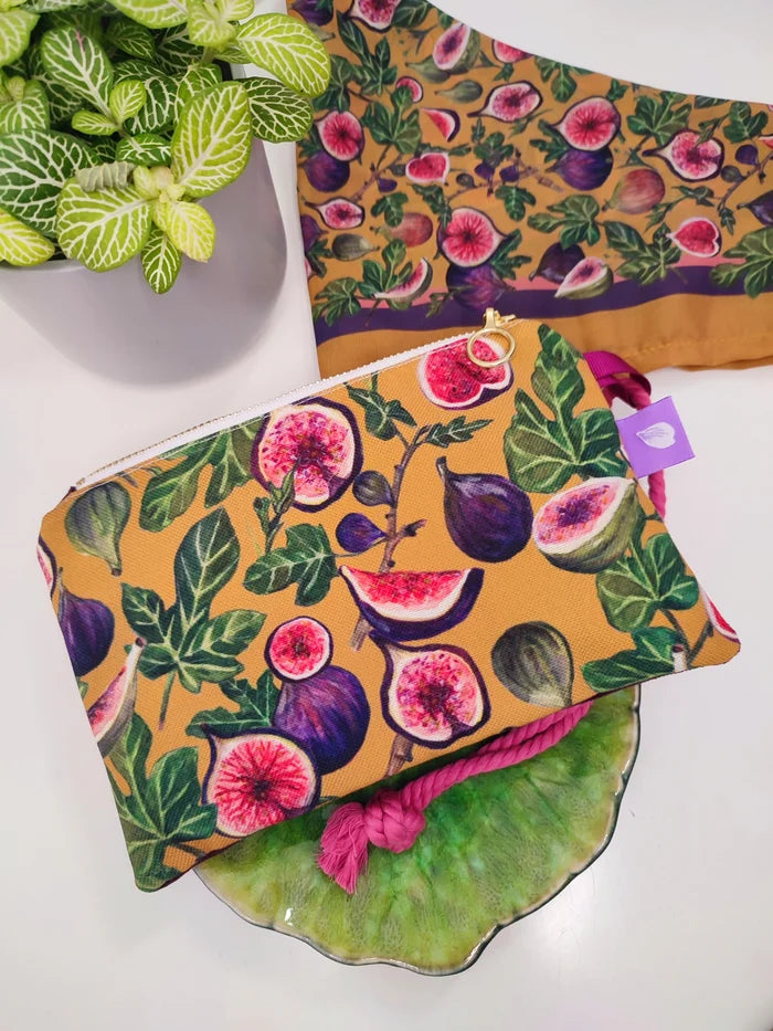 Red Zarvaje Toiletry Bag