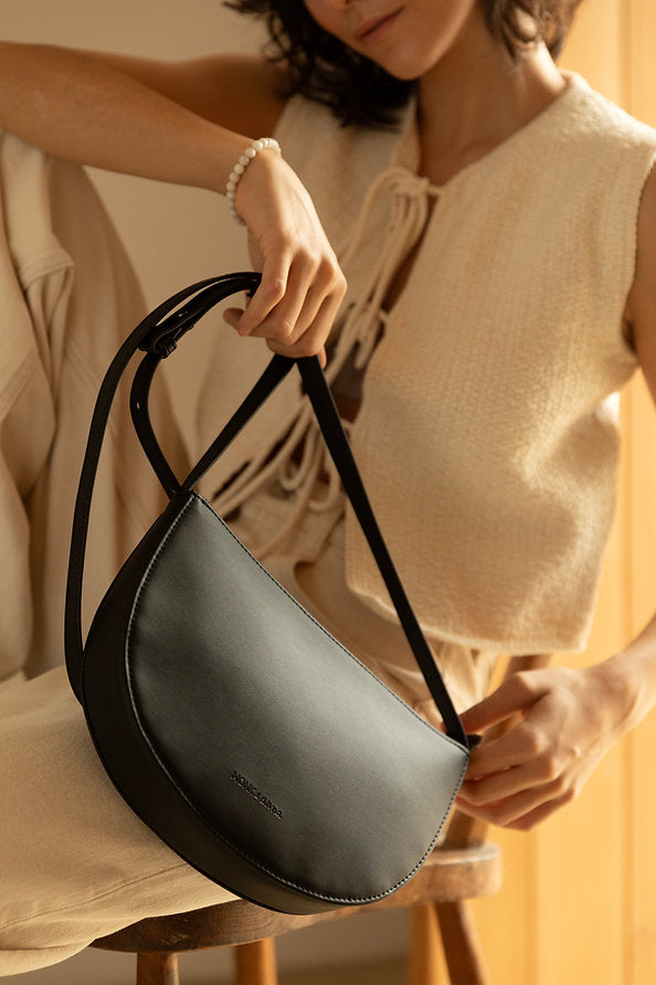 Bolso Farou Halb moon negro