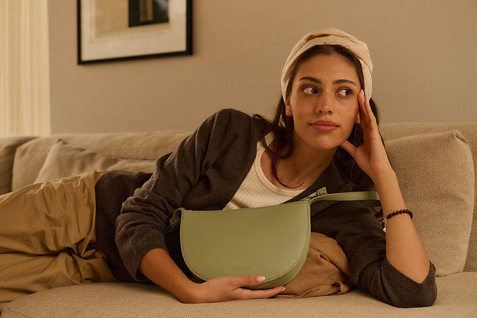 Bolso Farou Halb moon pistacho