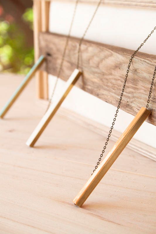 CONT0UR. Minimalist necklace. Geometric color necklace. Enameled.