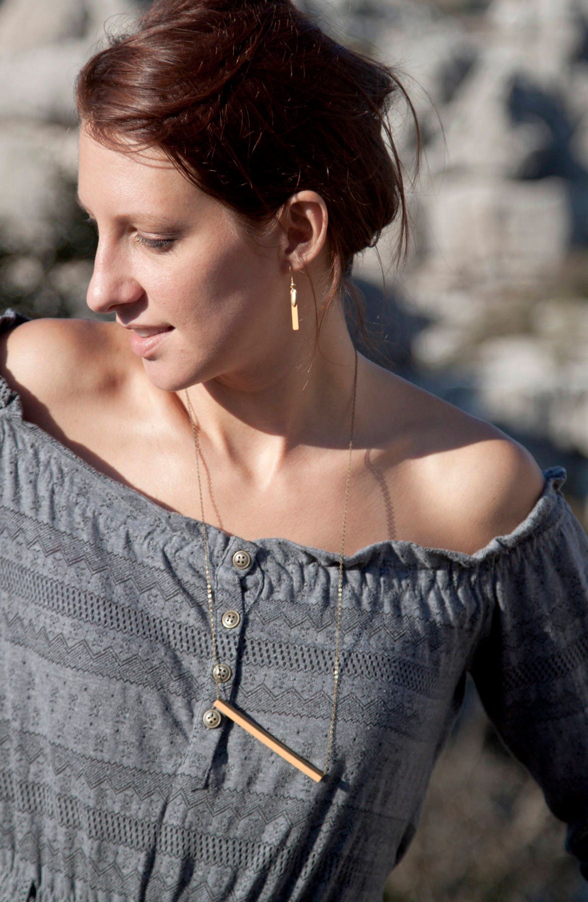 CONT0UR. Minimalist necklace. Geometric color necklace. Enameled.