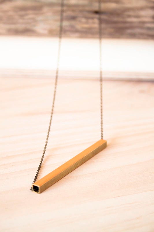 CONT0UR. Minimalist necklace. Geometric color necklace. Enameled.