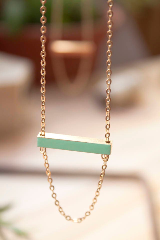 Minimalist tiny necklace. Short horizontal. Geometry. Simple and modern. Small jewelry for Everyday.