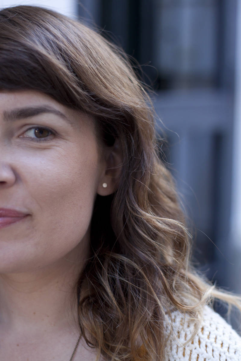 SPOT EARRINGS. Tiny stud. Minimalist circular earrings. Different Colors.