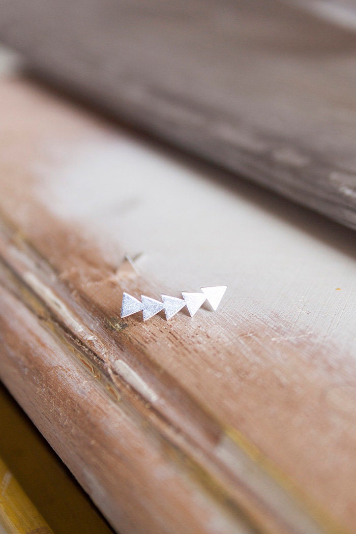SILVER earrings. TRIANGLES. Sterling silver. Asymmetric earrings. Contrasted minimalist earrings. Ear climber.