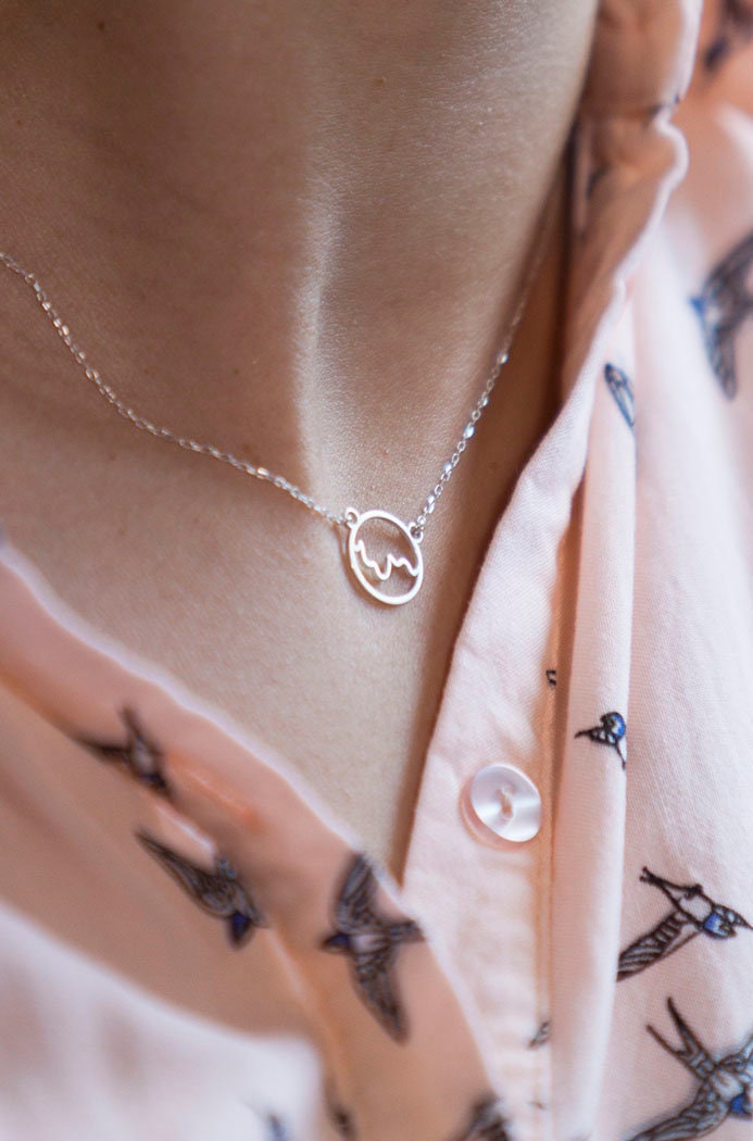 SILVER necklace. Tiny CIRCLE necklace. Small Geometric Sterling Silver pendant.