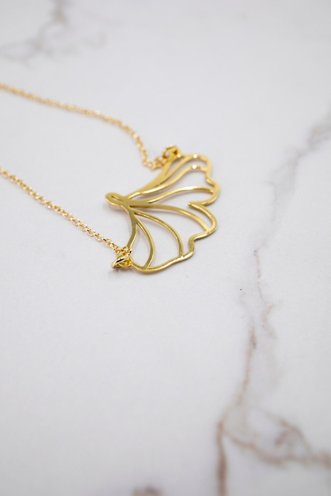 GOLDPLATED Necklace. LOBED. Goldplated Silver 24k. Delicate and elegant.A Perfect gift.