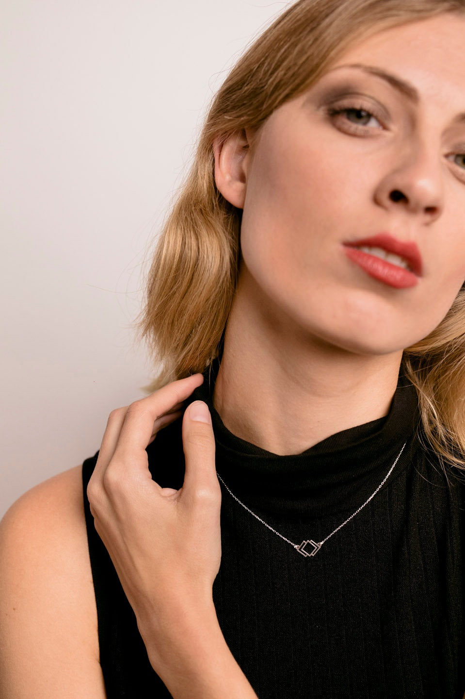 SILVER Mini Necklace. RHOMBUS. Sterling Silver 925. Delicate and elegant piece perfect for gifts.