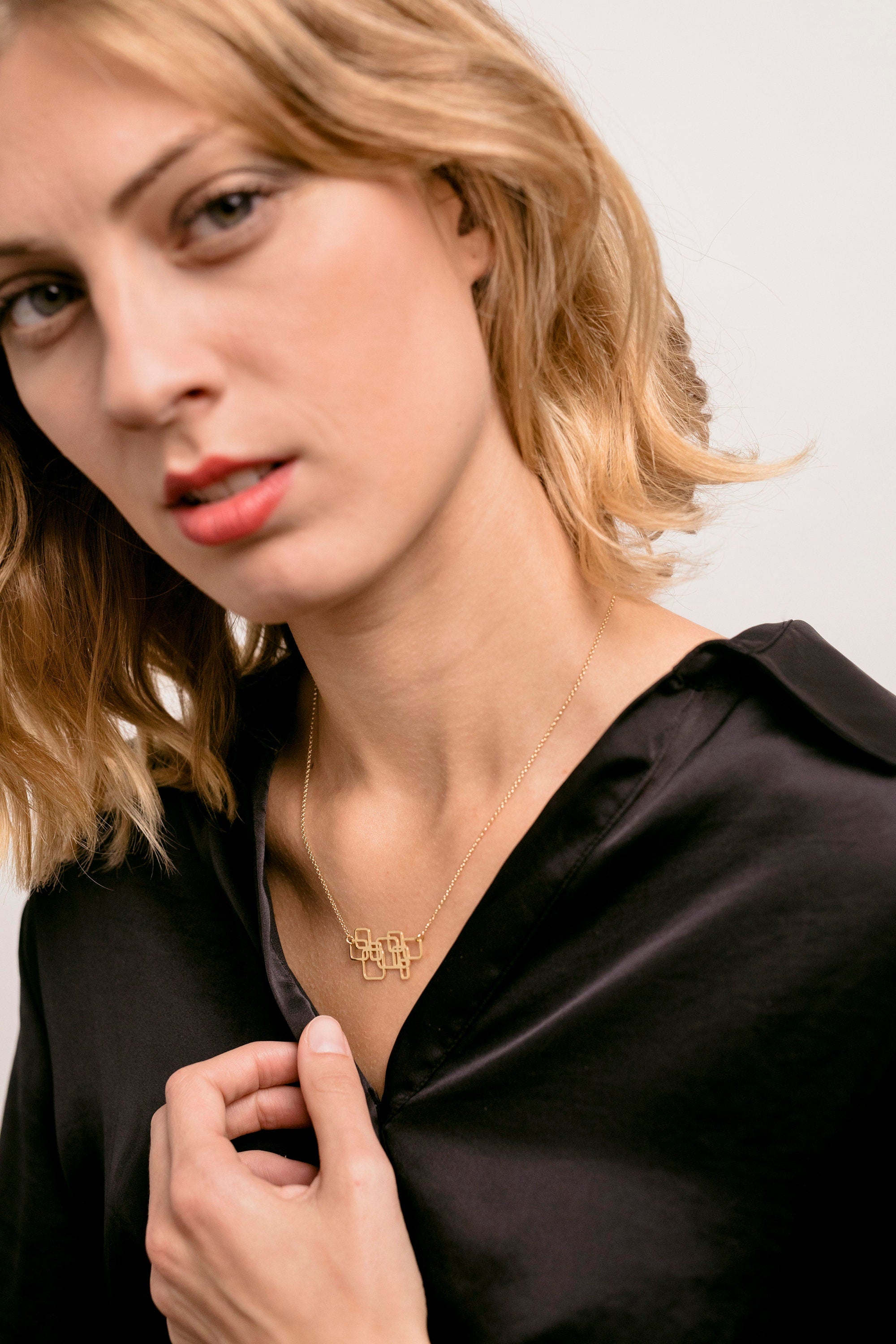 GOLDPLATED Necklace. MODULAR. Goldplated Silver 24k. Delicate and elegant.A Perfect gift.