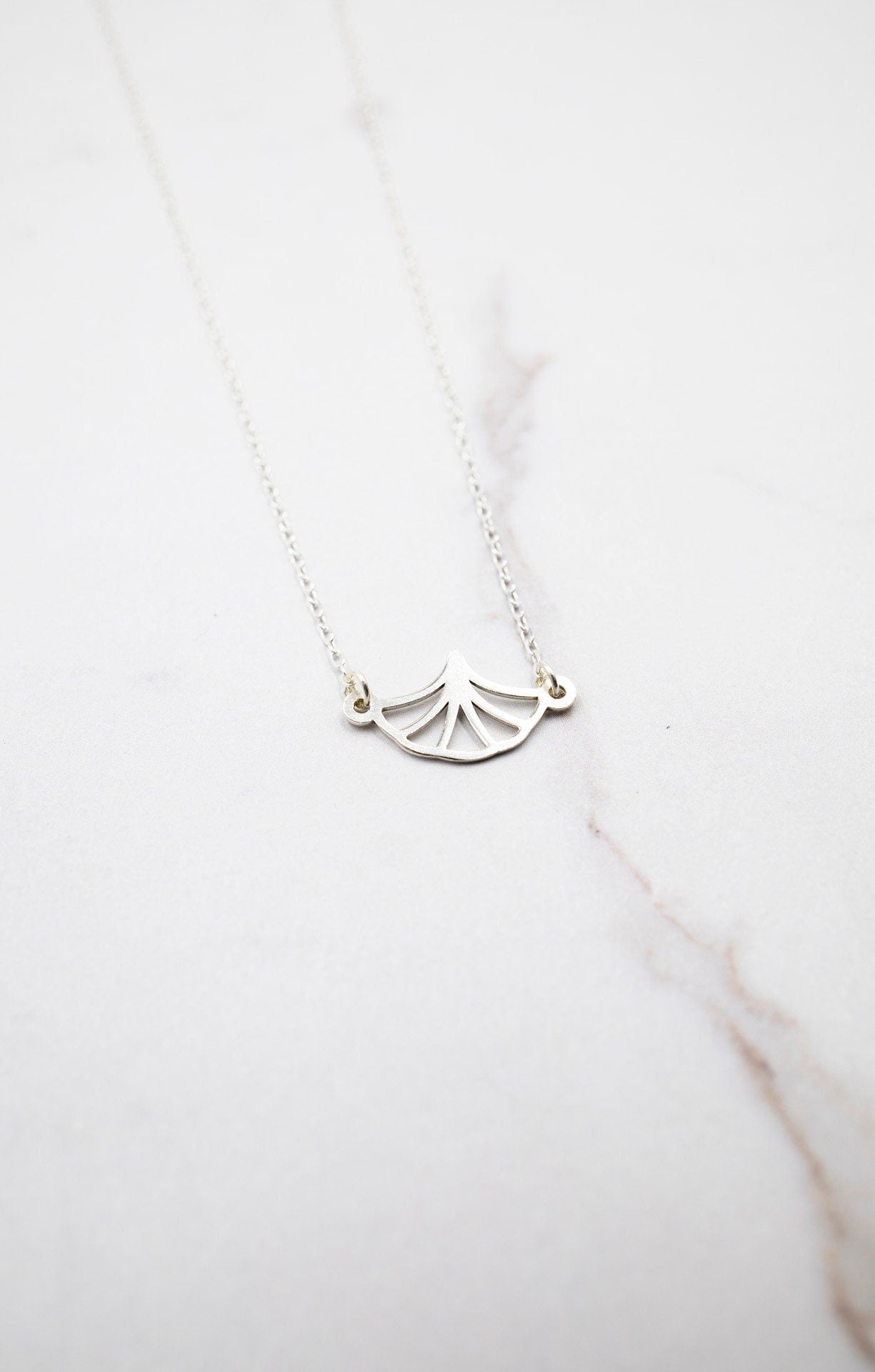 SILVER Mini Necklace. SHELL. Sterling Silver 925. Delicate and elegant piece perfect for gifts.