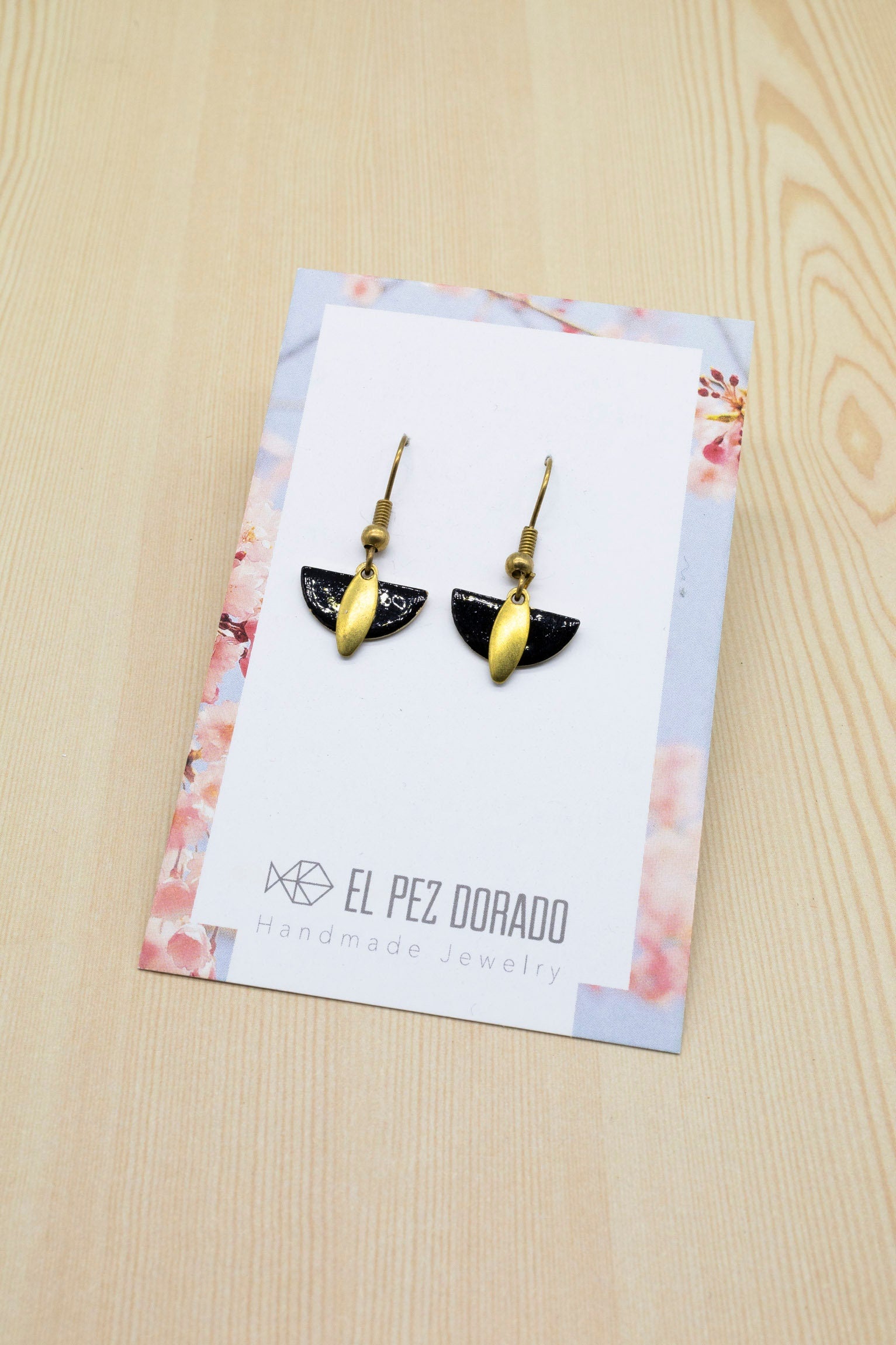 SEMICIRCLE EARRINGS. COLOR earrings. Different colors. New collection.