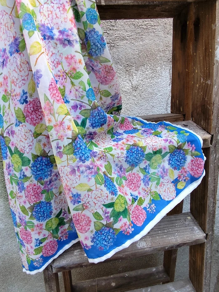 Pañuelo Hortensias blanco