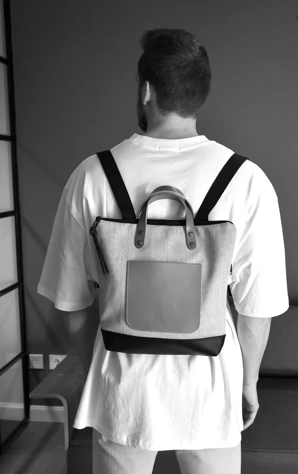 Mochila Slim Mini cuadrada Gris